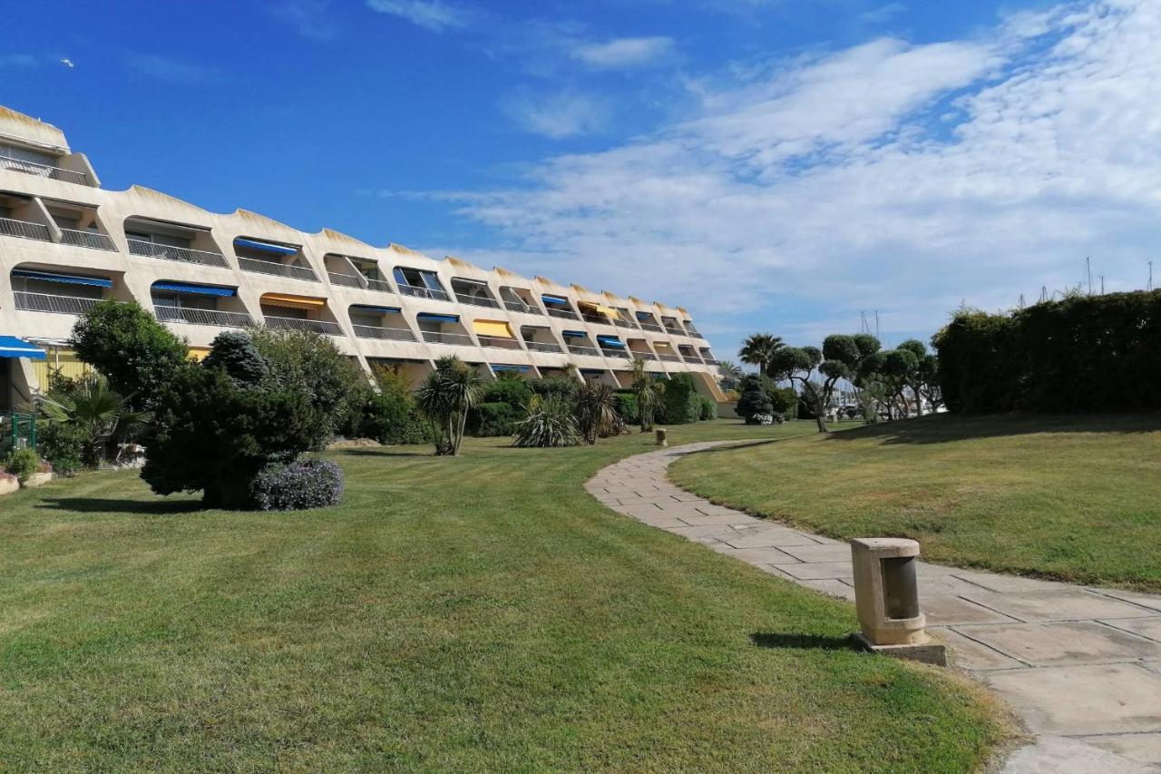 40M With Terrace In A Residence With Pool Le Grau-du-Roi Kültér fotó